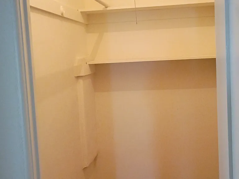 317 1/2 N Gardner St #2/1 — Photo 4