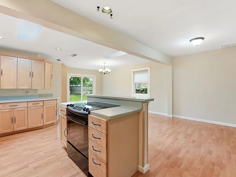 7605 Fisher Dr — Photo 9