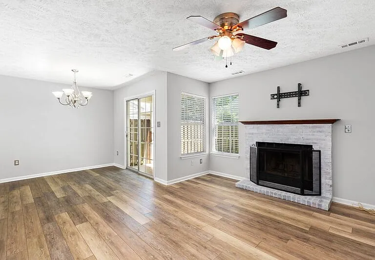 11121 Oxford Ter — Photo 3