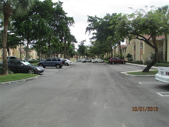 2nd image of 933 Coral Club Dr #933