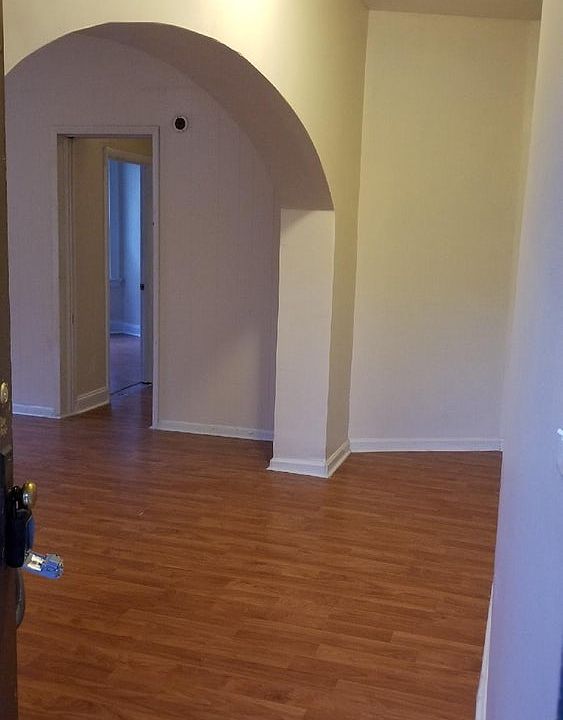 1st image of 3024 Montana Ave #1