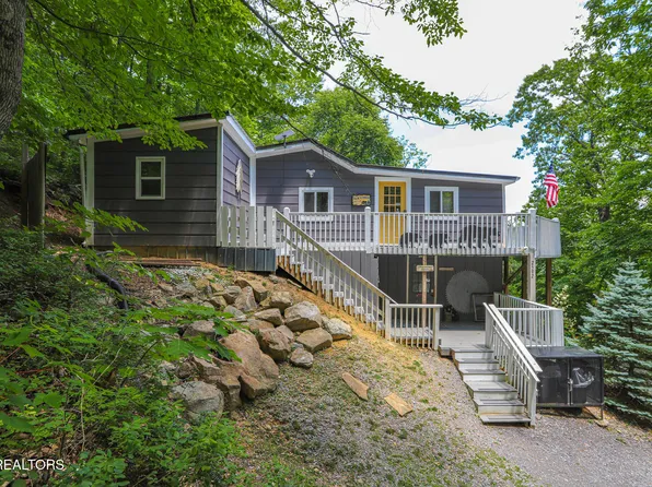 2592 Bluff Mountain Rd, Sevierville, TN 37876