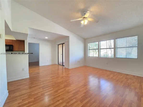 15650 SW 105th Ln APT 502, Miami, FL 33196