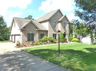 112 Stonebridge Dr, Oakdale, PA