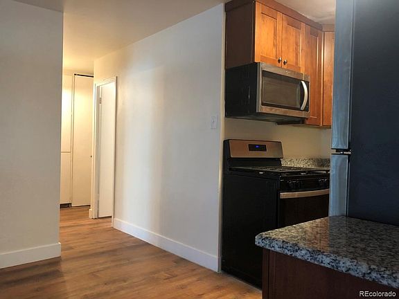 4th image of 800 N Washington Street N #204