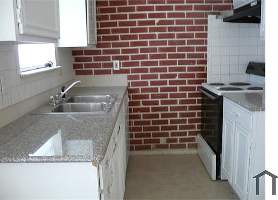 2nd image of 12100 Baron Dr