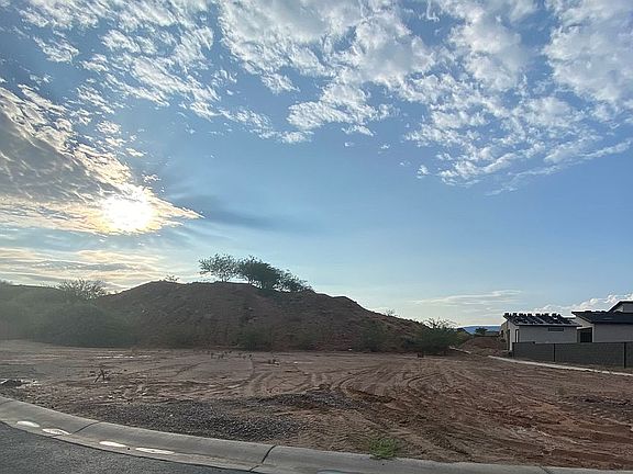 2nd image of 224 Seven Palms Cir