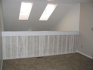 3rd image of 425 Lees Mill Dr