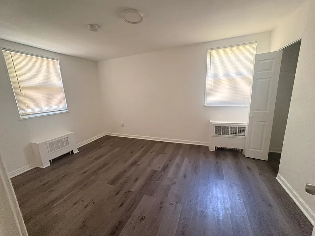 3 bed, 966 sqft, $2,000 — Photo 4