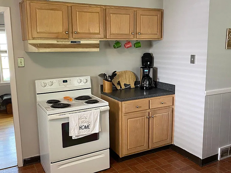 1523 Ivy Rd — Photo 8