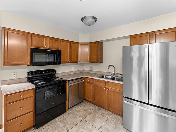 4th image of 4233 Warren St