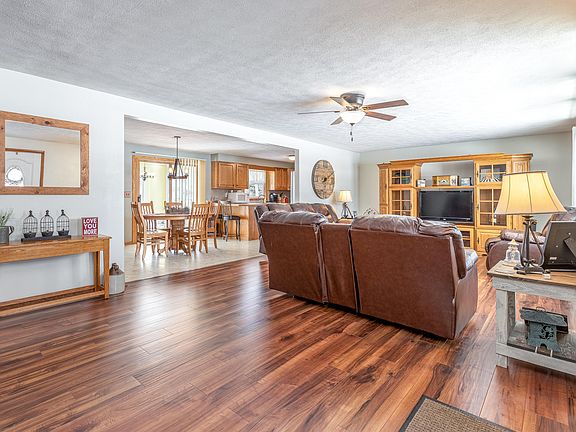 2nd image of 104 Organ Dr