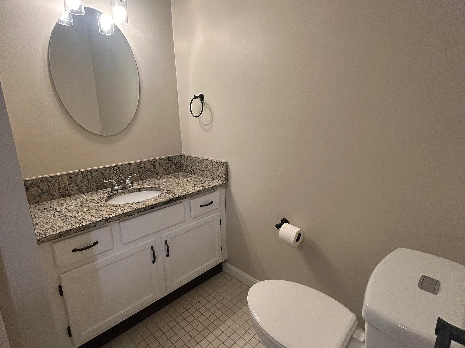2 bed, 928 sqft, $2,100 — Photo 3