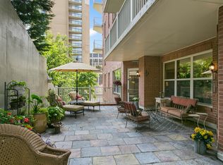 1555 N Colonial Ter APT 300, Arlington, VA 22209