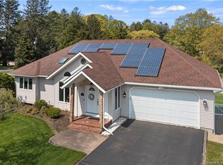 39 Lanphier Rd, Branford, CT 06405