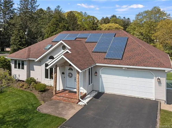 39 Lanphier Road, Branford, CT 06405