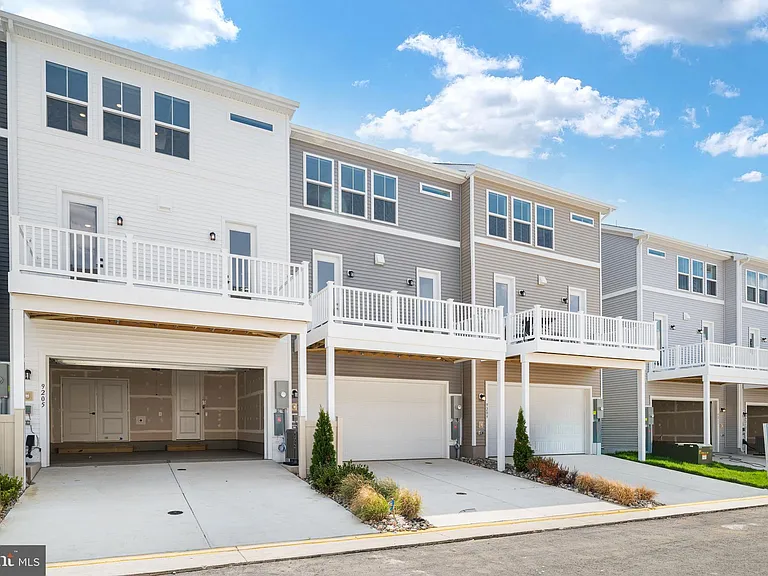 9207 Forkleaf Oak Dr — Photo 48