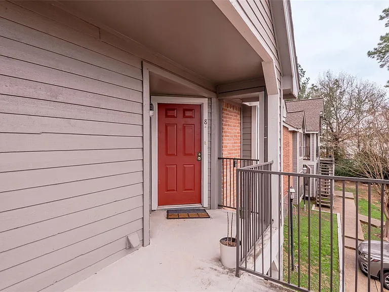 2402 Sycamore Ave #D8 — Photo 5