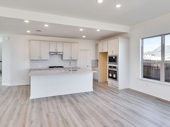 7th image of this home
