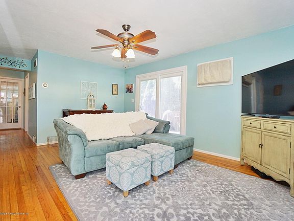 3rd image of 222 King St
