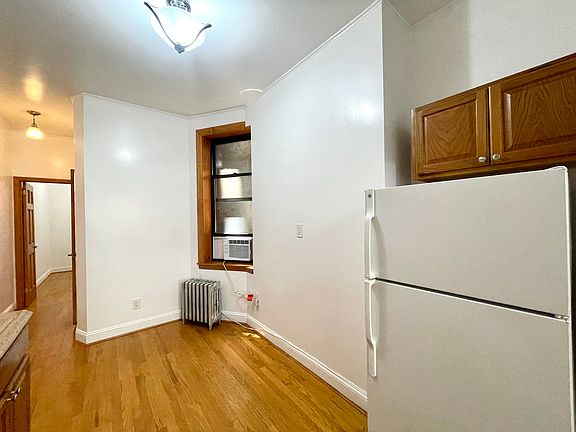 4th image of 22 Saint Marks Pl #10