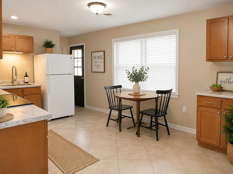 426 Cardinal Dr — Photo 4