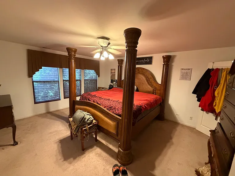 465 Metropolitan St — Photo 10