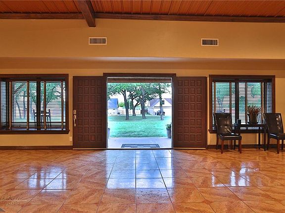 3rd image of 210 Paisano Dr