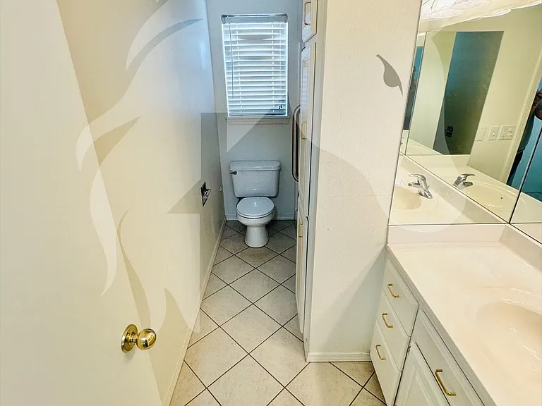 1420 Texas Ave — Photo 5