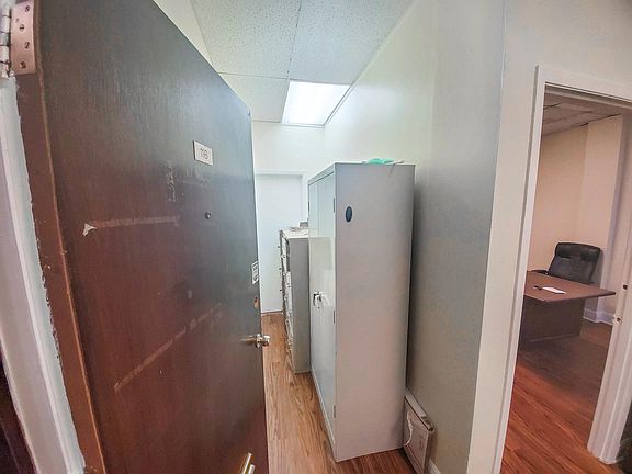 2nd image of 2640 Hollywood Blvd #116