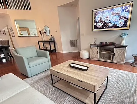 Airy & spacious living room