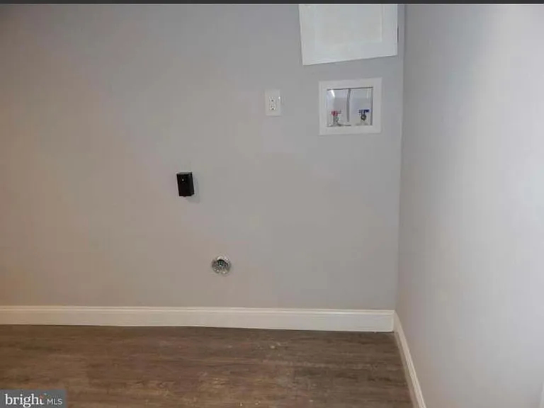 6625 N Gratz St — Photo 22