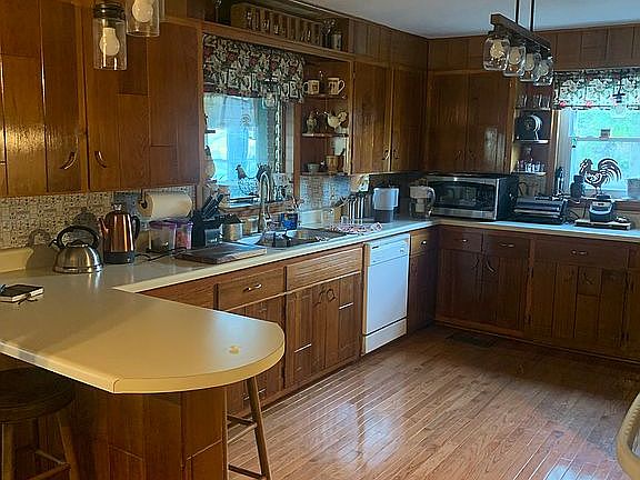 4th image of 4659 Morgantown Rd