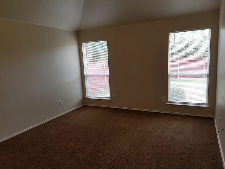 422 Cypress St — Photo 13