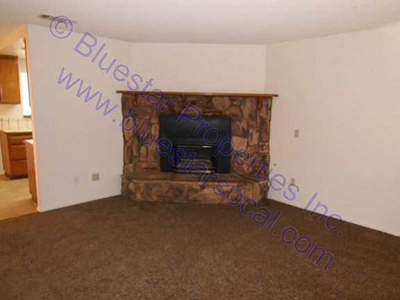 4th image of 18234 Vine St