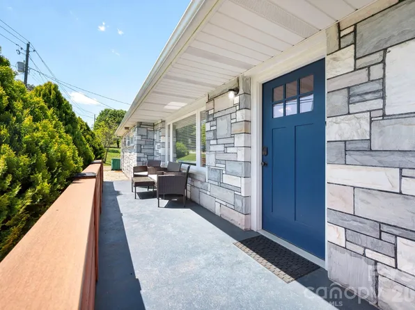 298 Erwin Hills Rd, Asheville, NC 28806