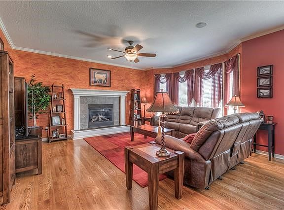 5th image of 5549 Aminda St