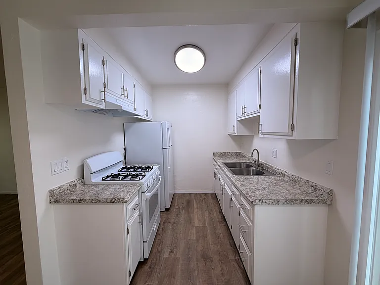Ocean Hills Apartment Homes — Photo 12