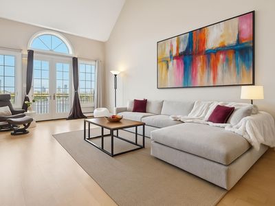 204 Shearwater Ct W APT 52, Jersey City, NJ, 07305