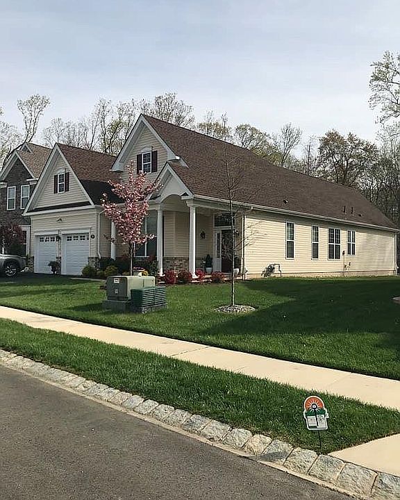 2nd image of 76 Legacy Ct