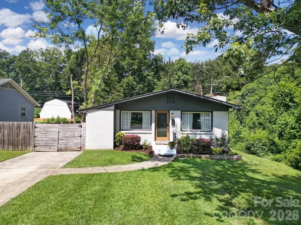 3335 Dunaire Dr, Charlotte, NC 28205