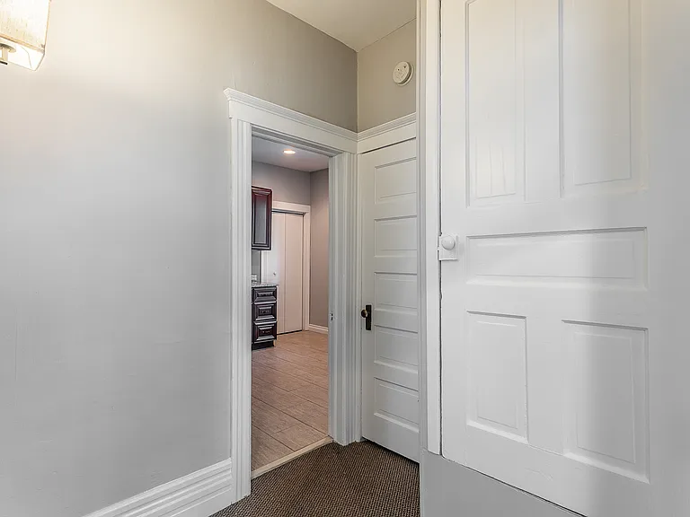 409 E 6th St #2 — Photo 10