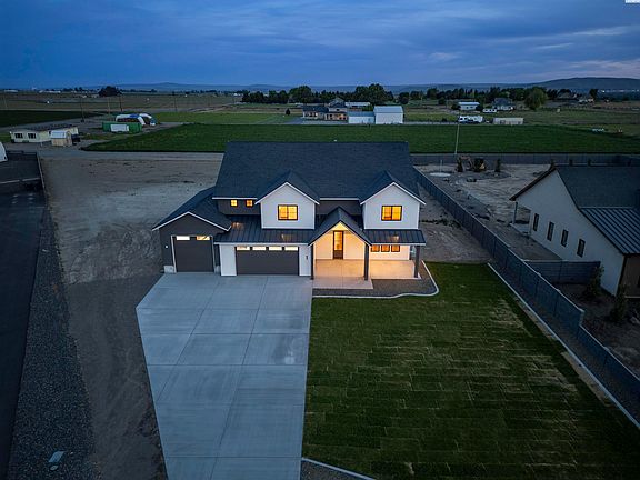 2nd image of 1 Lily Ln