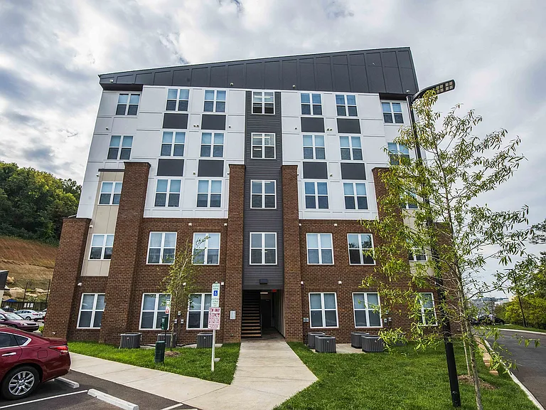 Flagship Kern's Apartments — Photo 28