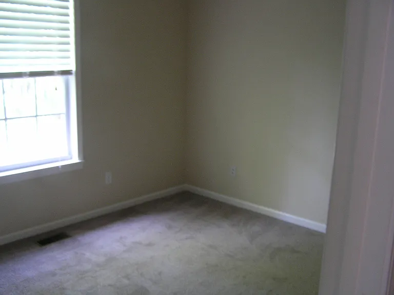 1306 Baron Ct — Photo 16