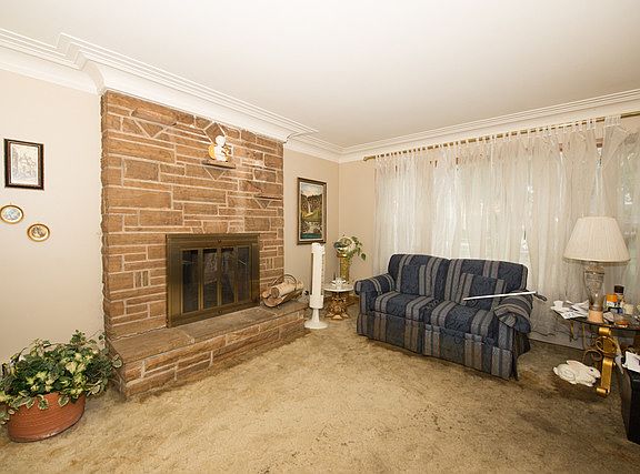4th image of 1935 N 76th Ave