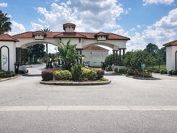 2nd image of 525 Paloma Dr