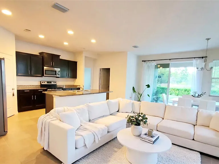 17589 Garsalaso Cir — Photo 6