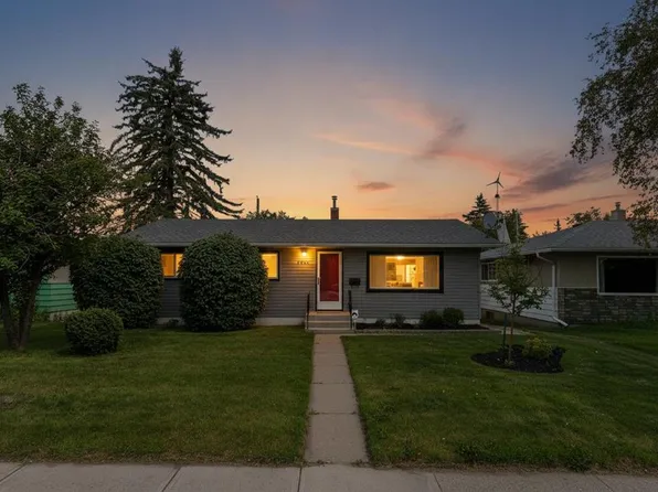 2614 W 44th St SE, Calgary, AB T2B 1J6