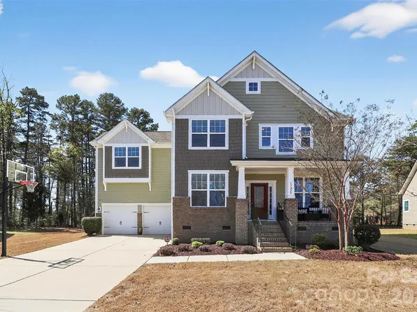 17320 Belmont Stakes Ln, Charlotte, NC 28278